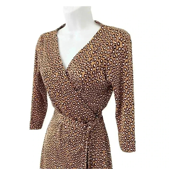 DVF Animal Print Silk New Julian Wrap Dress size 10 - Picture 2 of 6